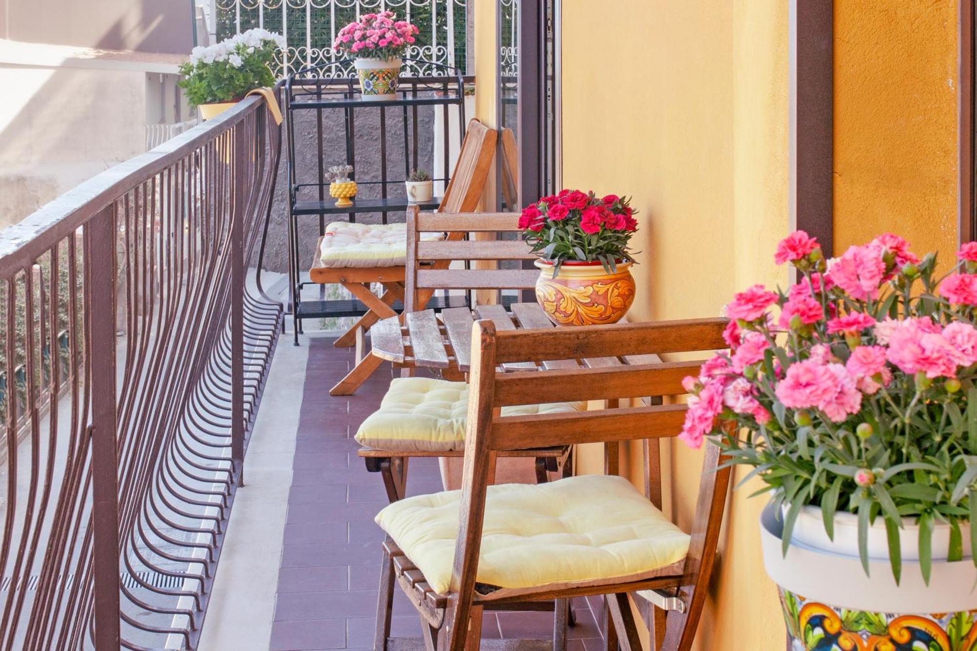 La Casa Gialla Taormina Exterior photo